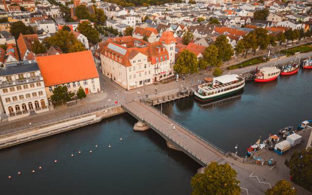 Das Hotel am Alten Strom und die Umgebung von oben